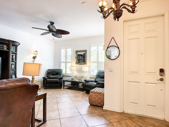 Foto del edificio - Gorgeous 4-Bedroom, 3-Bathroom Town Home w...