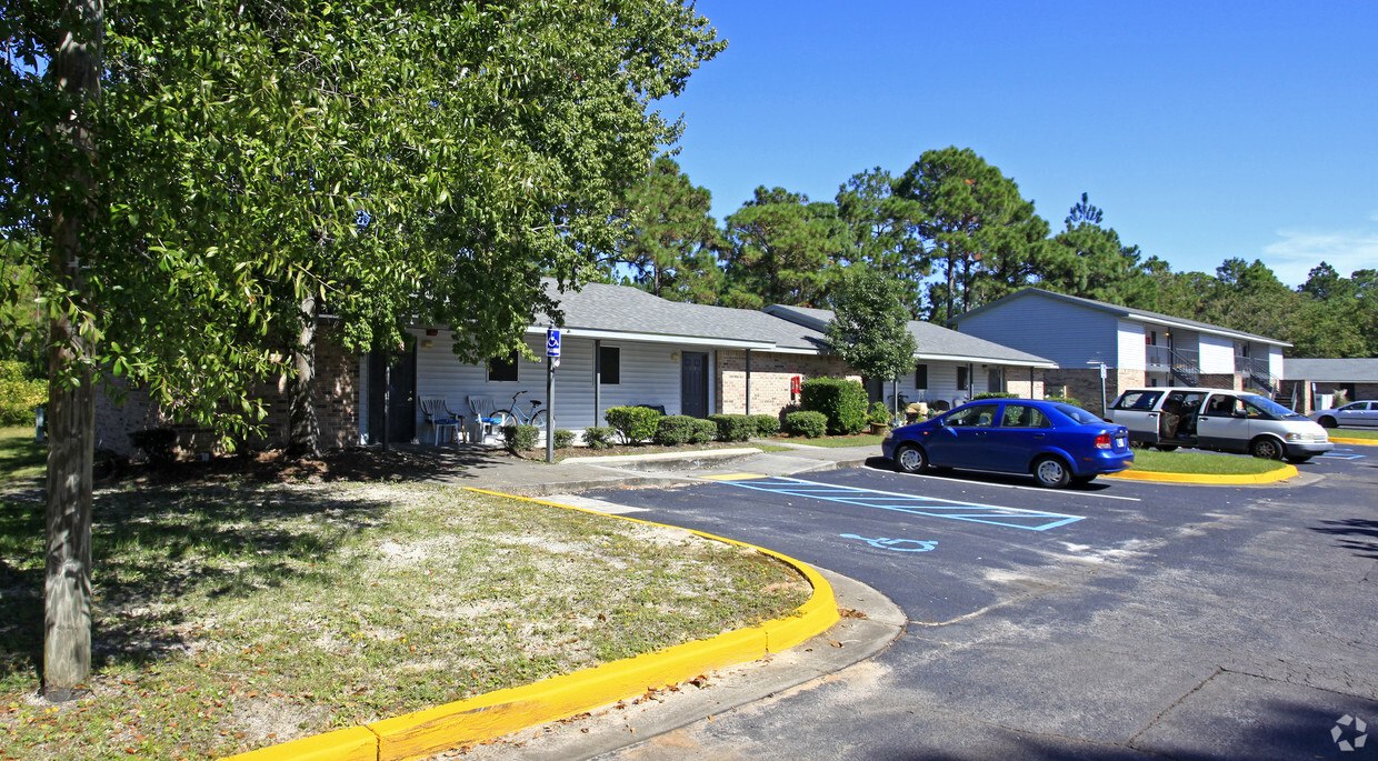 Building Photo - Pine Ridge Apartments