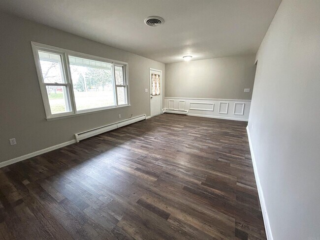 Foto del edificio - 3827 Hampshire Dr