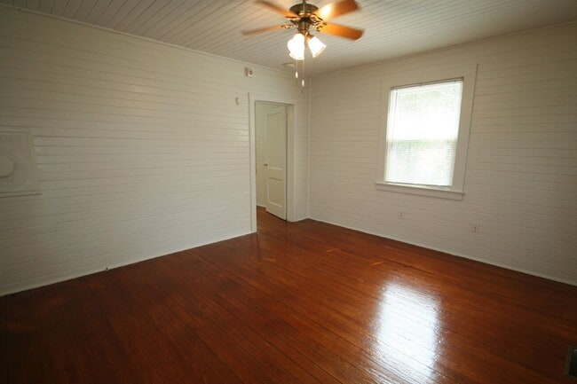 Foto del edificio - Adorable 1 Bedroom Walltown Duplex - Walk to Duke or Ninth St
