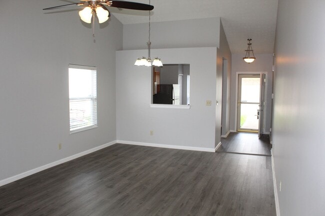 Foto del edificio - Immaculate 3 Bedroom Ranch in Avon!