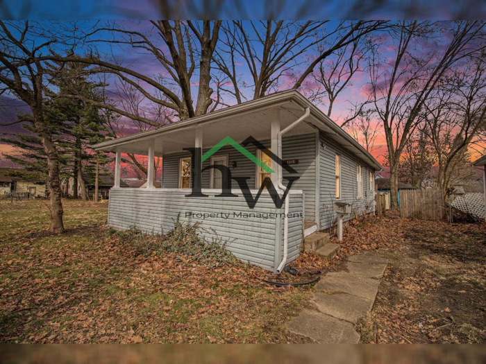 Primary Photo - Freshly Rehabbed 2 BR NOW AVAILABLE