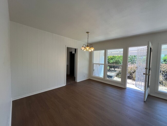 Foto del edificio - Arleta 3+2 w/walk-in closet, backyard + 2 ...