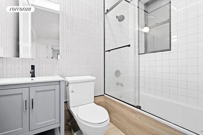 Foto del edificio - 677 Vanderbilt Ave