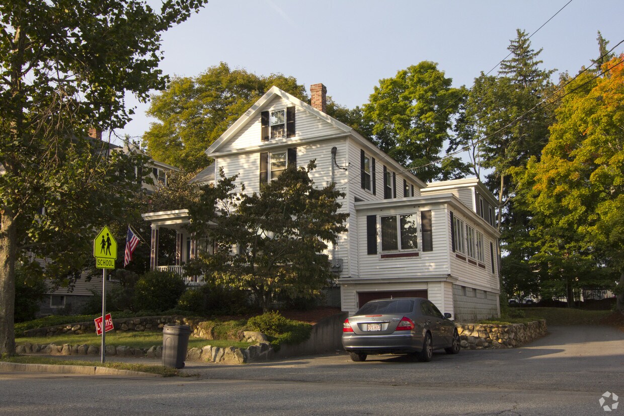 25 Bartlet St, Andover, MA 01810 Apartments in Andover, MA