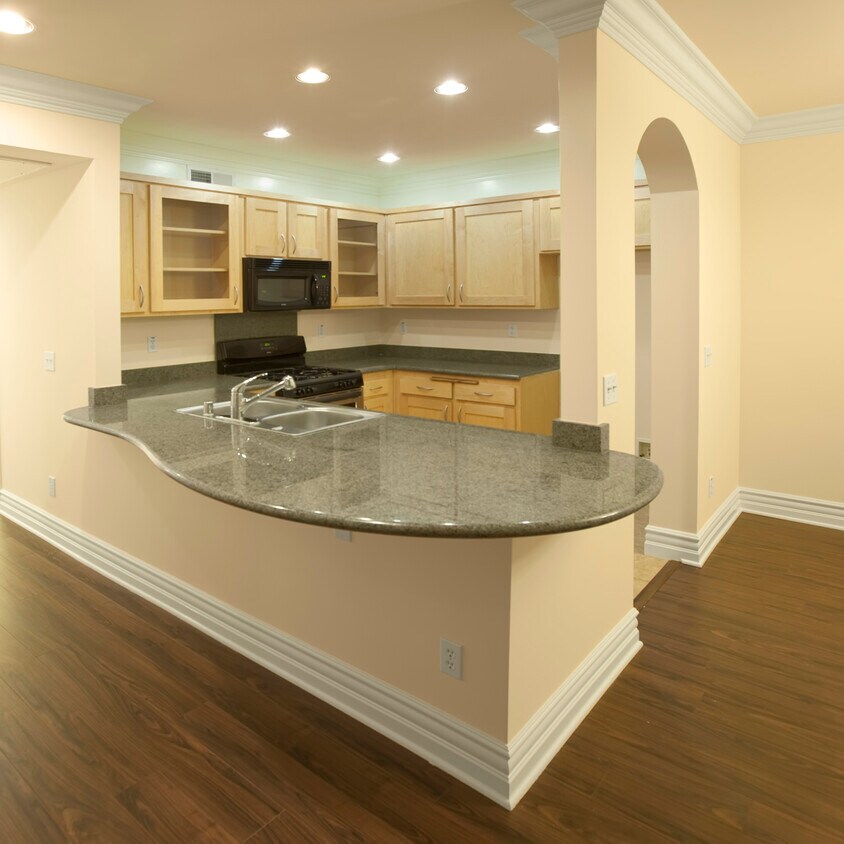 Foto principal - 10355 Riverside Dr