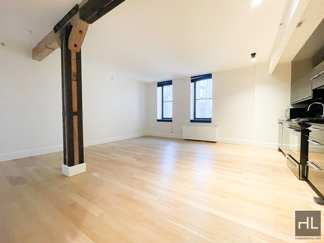 Primary Photo - NO FEE Dream Williamsburg Studio