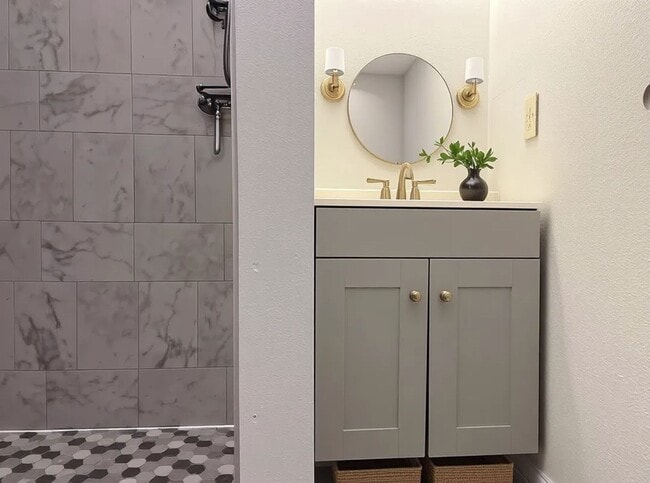 Foto del edificio - 2351 Longhorn St