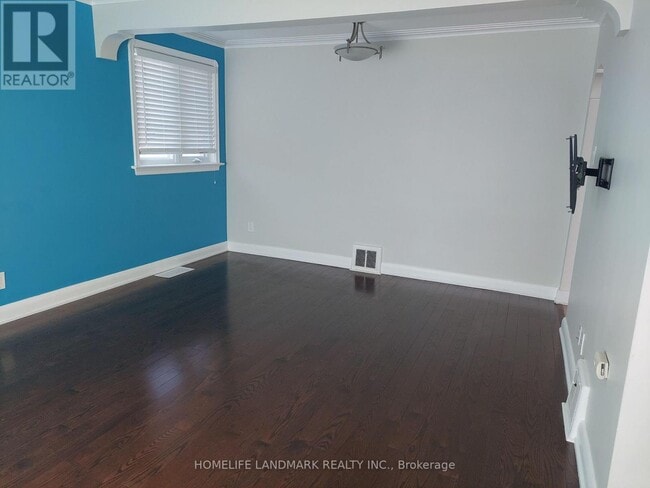 Building Photo - 211 Ellington Dr