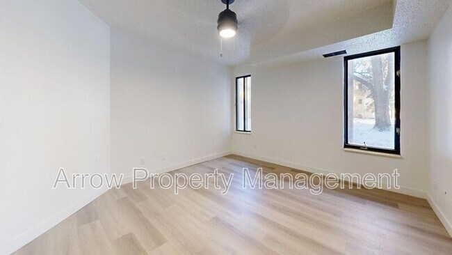 Building Photo - 205 E Arbor Ave