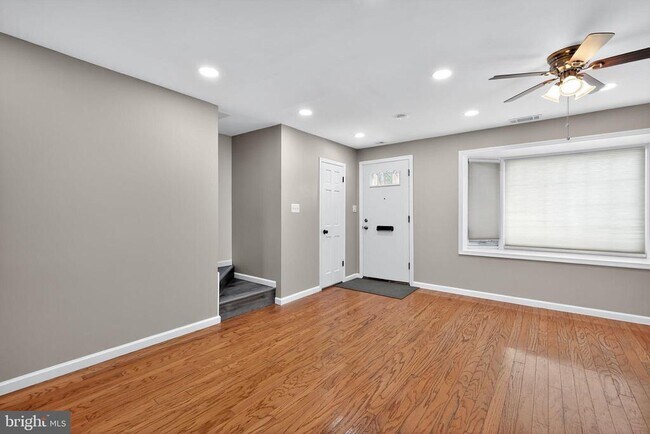 Building Photo - 680 Azalea Dr