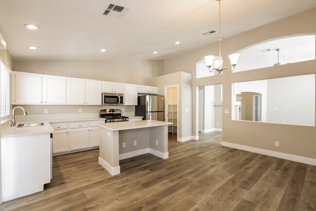 Building Photo - 3334 Syvella Ct