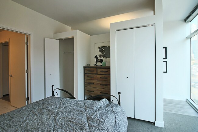 Foto del edificio - 921 N La Salle Dr