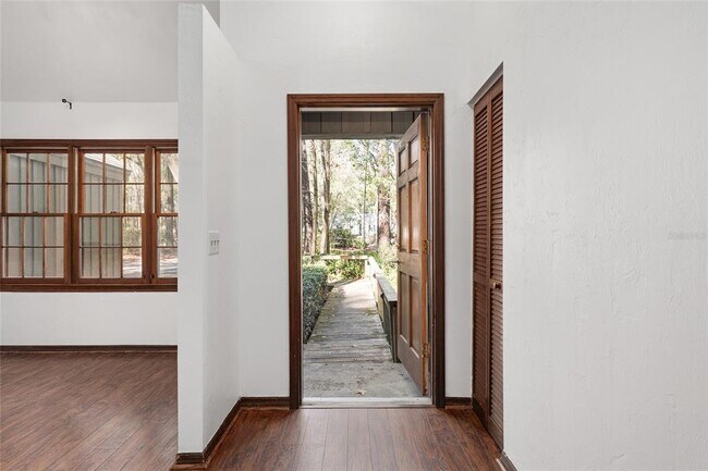 Building Photo - 8305 SW 46 Ln
