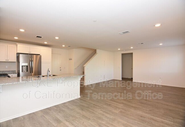 Foto del edificio - 28457 Songbird St