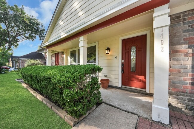 Building Photo - 3402 Hidden Creek Dr