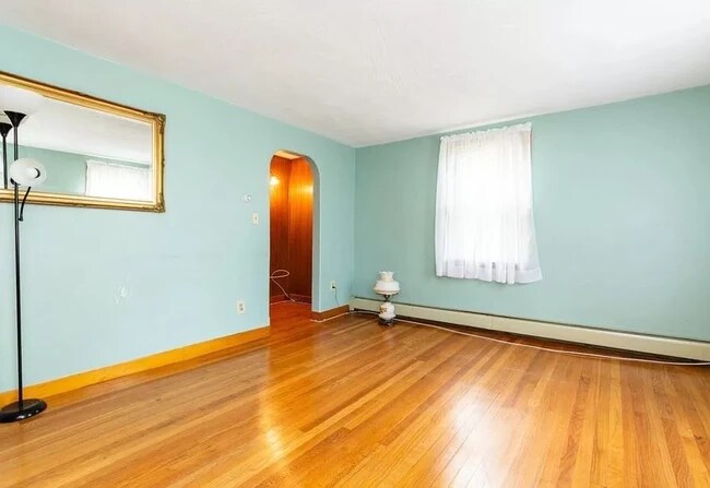Building Photo - 11 Savin Hill Ct