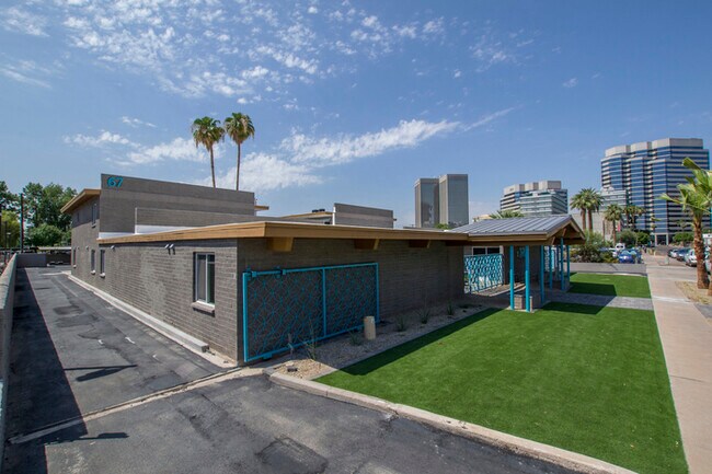 Building Photo - 67 E Roanoke Ave