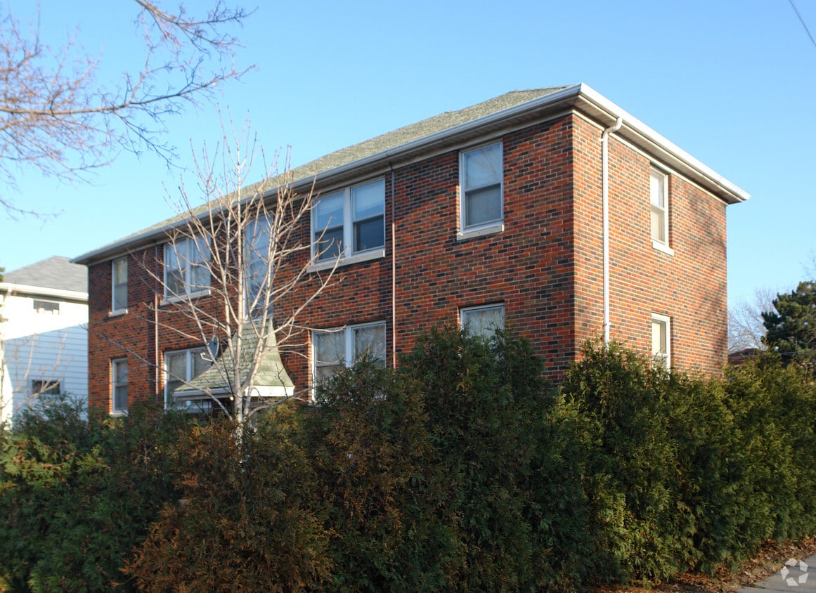 Foto del edificio - 1765 Randolph Ave