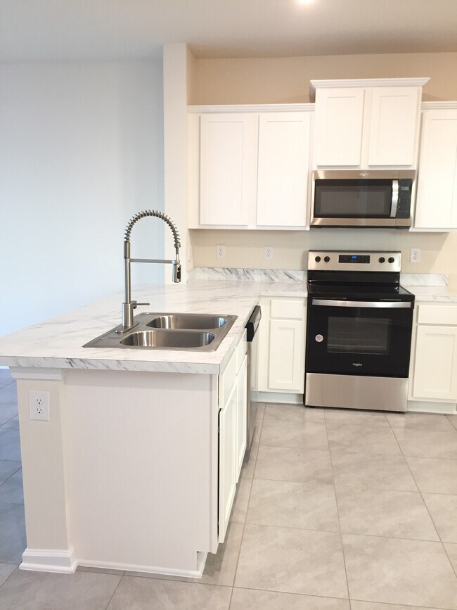 Building Photo - 7627 Legacy Trl