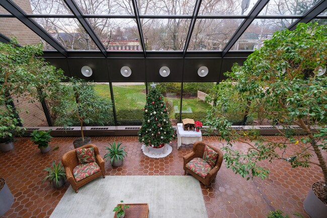 Foto del edificio - 680 W Boston Post Rd