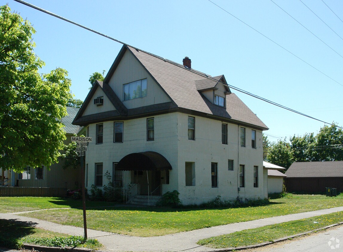 Primary Photo - 1027 W Augusta Ave