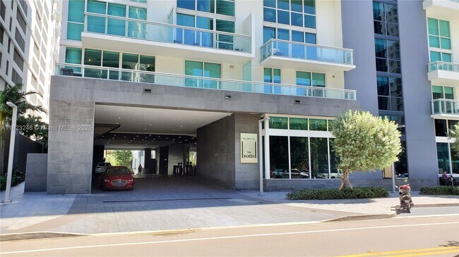 Building Photo - 1080 Brickell Ave