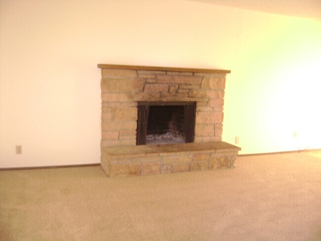 Building Photo - 1020 E 26th Ave