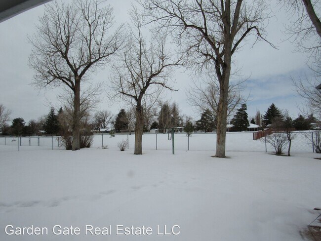 Building Photo - 3 br, 2 bath House - 84 Primrose