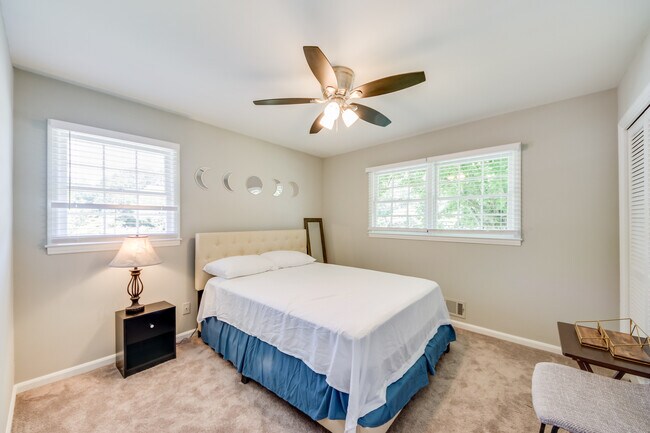 Foto del edificio - 6903 Doncaster Rd