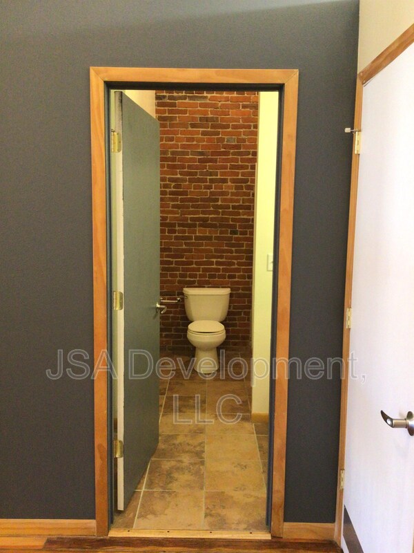 Foto del edificio - 220-224 E 4th St