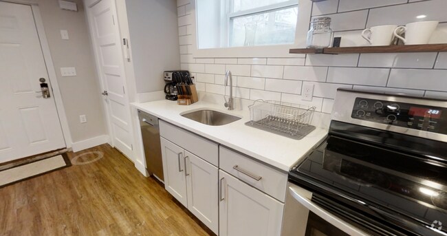 Building Photo - 65 Beech Glen St