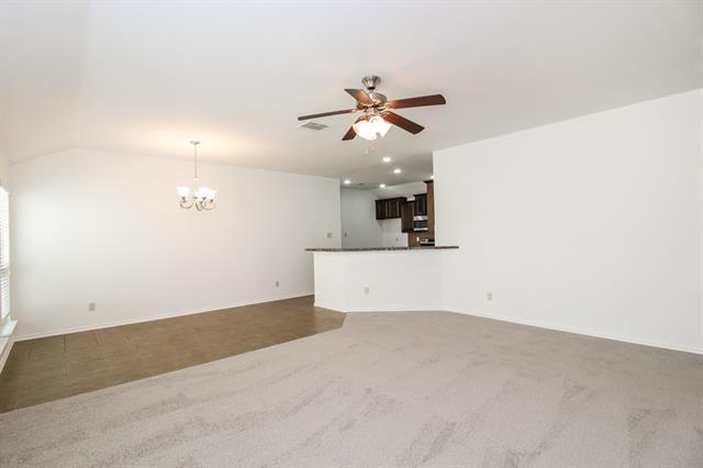 Foto del edificio - 1321 Honeywood Ln