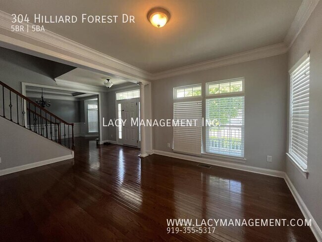 Building Photo - 304 Hilliard Forest Dr