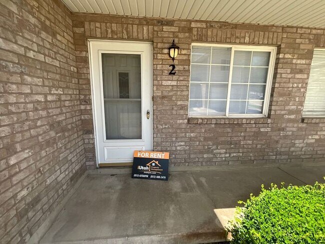 Foto del edificio - 3 bdrm 2 1/2 bath Townhome