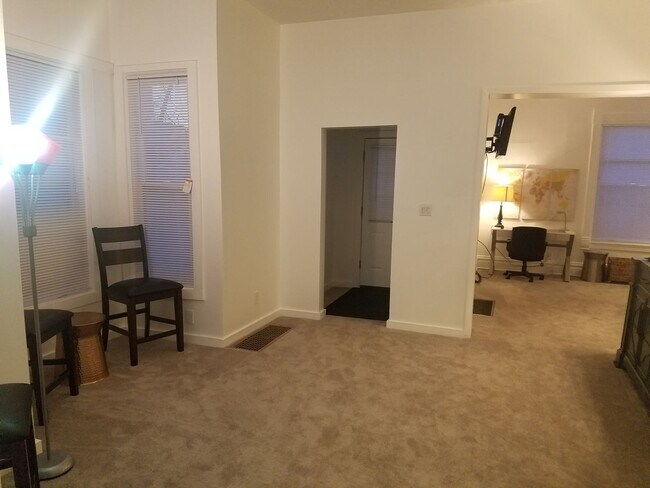 Foto del edificio - Downtown 2 Story Cottage Monthly Grand Rapids Rental