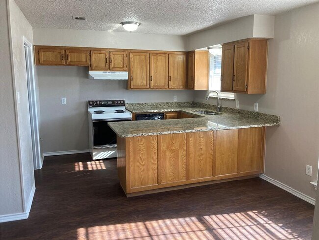 Building Photo - 1225 Fairhaven Dr