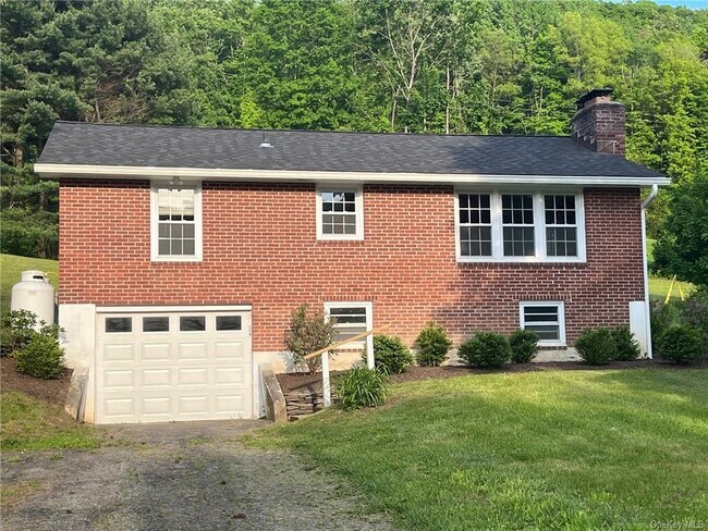 Building Photo - 338 Old Rte 22