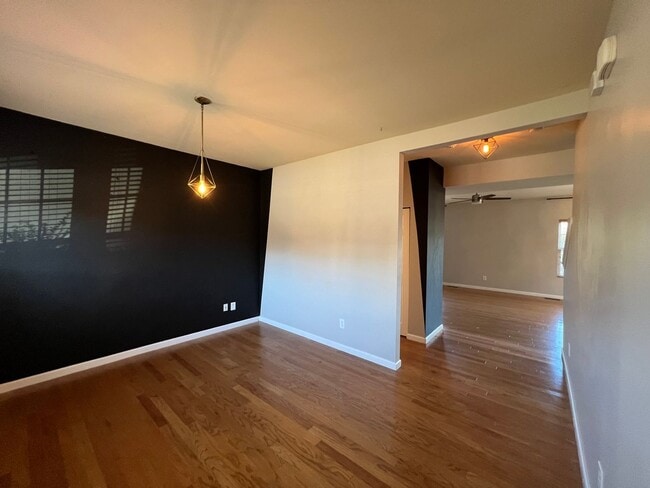 Foto del edificio - Gorgeous 3 BR 3.5 Bath with Bonus or 4th B...