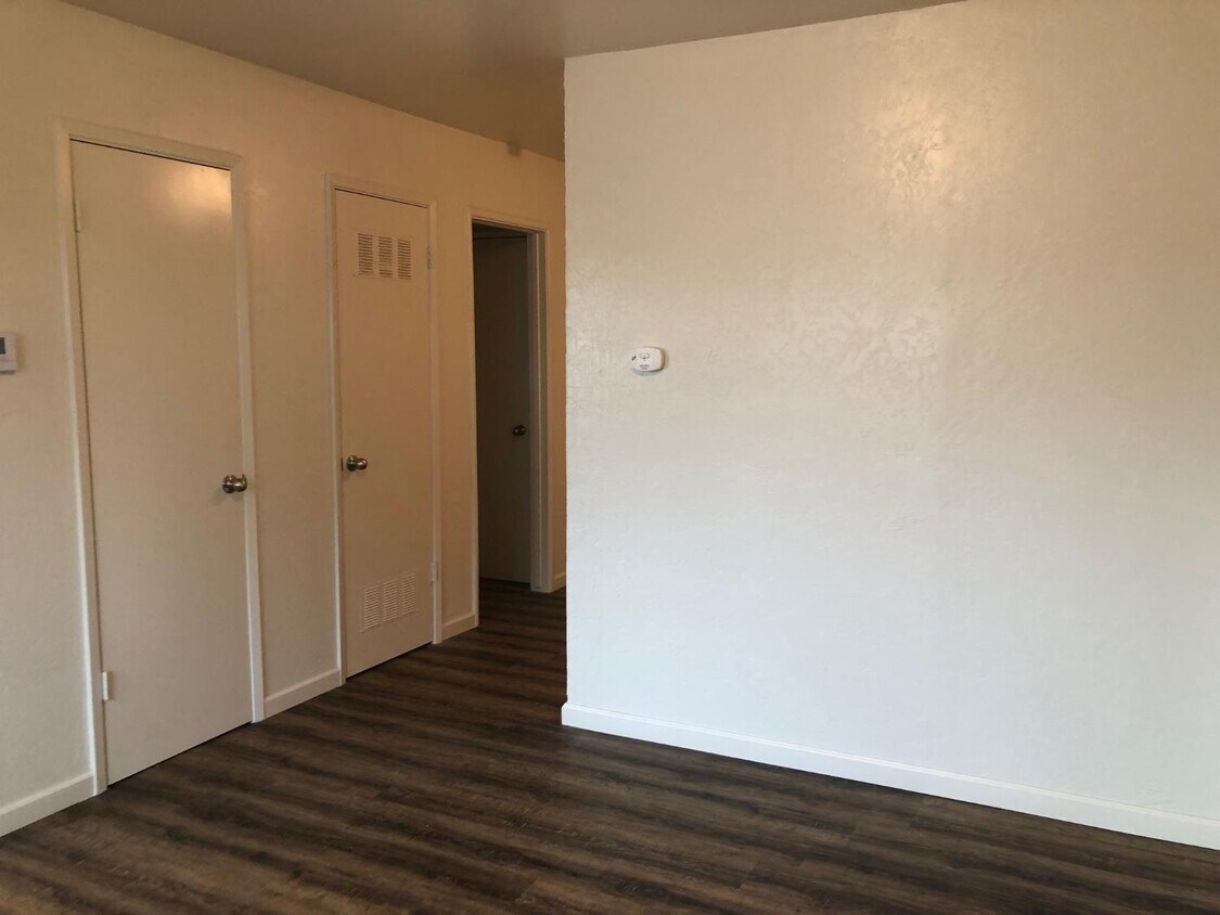 Foto principal - 1367 E San Ramon Ave