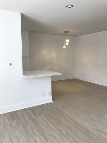 Foto del edificio - 7925 Clinton St