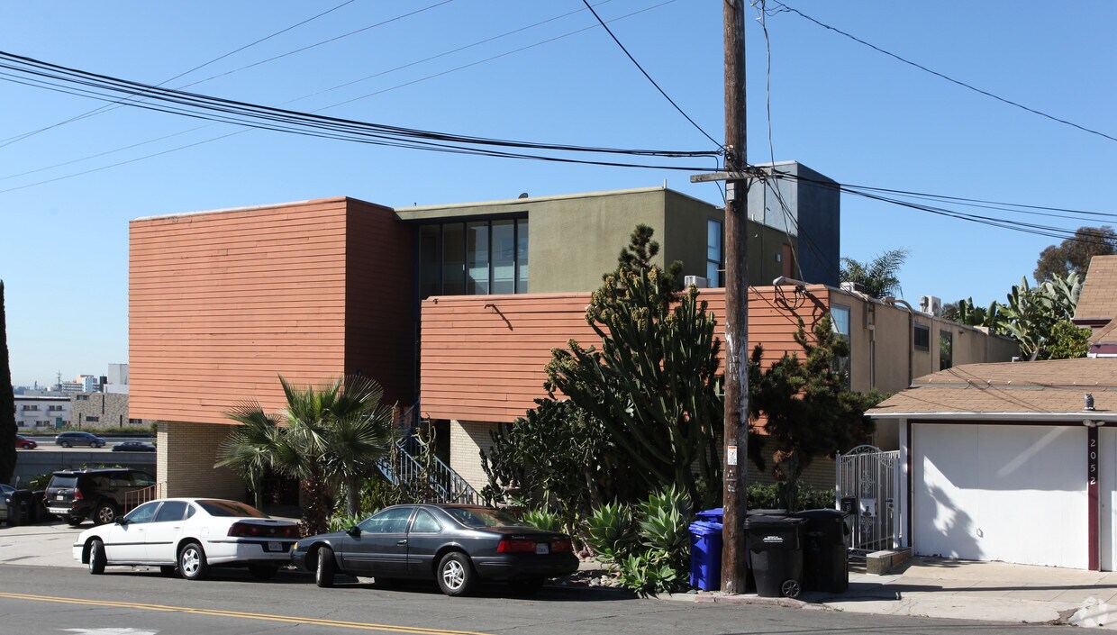 Building Photo - 2020 Albatross St