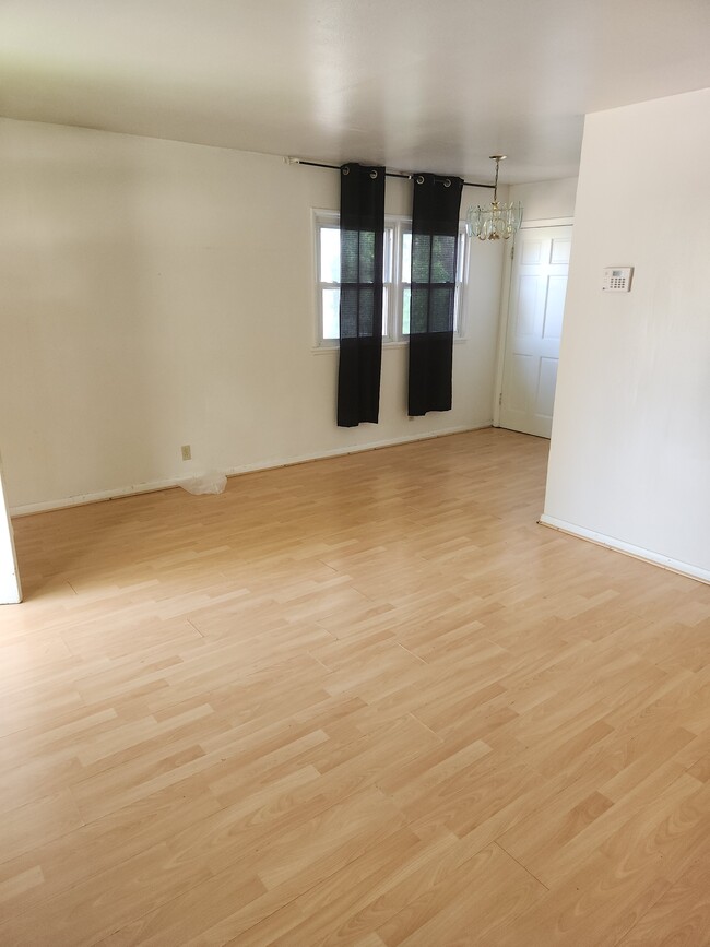 Building Photo - 9762 Scottdale Dr