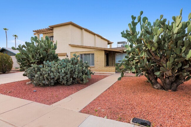 Foto del edificio - Massive Remodeled Tempe 5-bedroom 3-bathro...