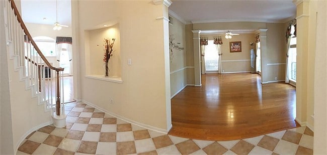 Building Photo - 4311 Lakeside Meadow Dr