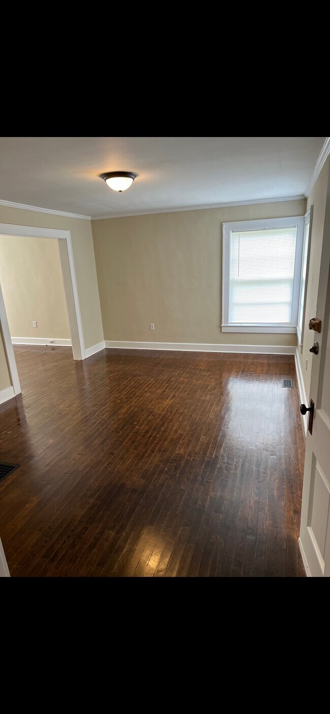 Sala de estar - 703 Clark St