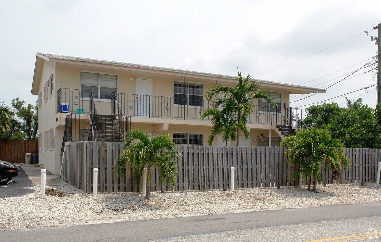 Vista de frente - 4440 NE 1st Ter
