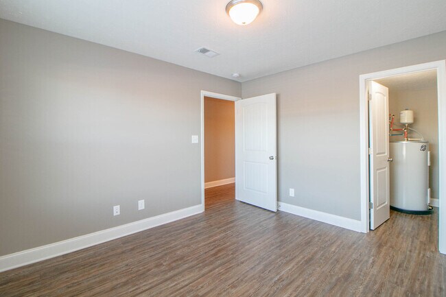 Building Photo - 325-C Landrum Place