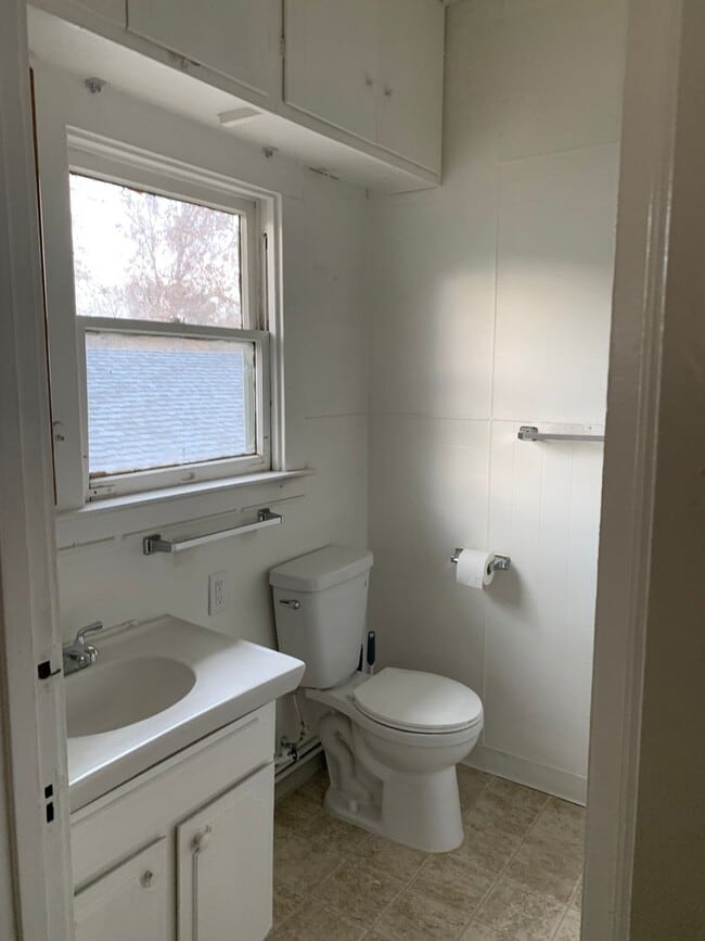 Building Photo - CUTE 1BD/1BA AVAILABLE IN Downtown Area!!