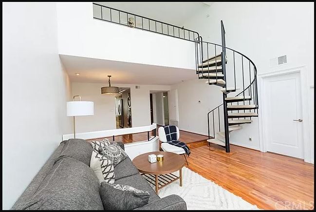 High Ceilings - 1957 Temple Ave